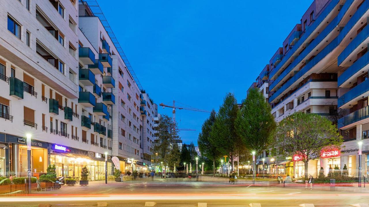 Corvin Promenade With Free Parking Leilighet Budapest Eksteriør bilde